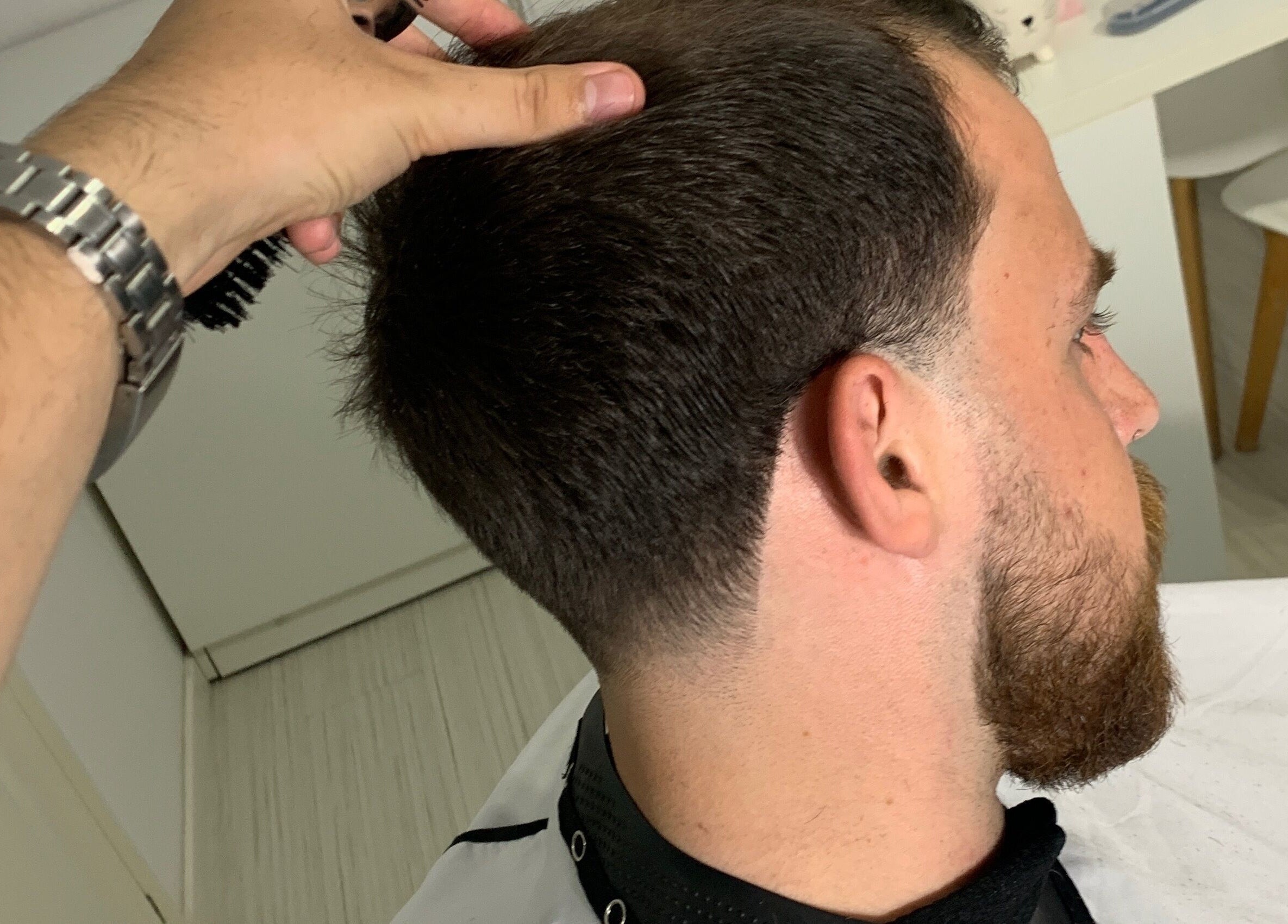 Tuns modern la Flossy Studio, Cluj-napoca, Județul Cluj, RO, oferind servicii de înaltă calitate.