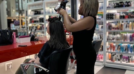 Romeo and Juliette Hair Studio