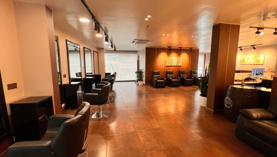 Ambari Salon image 1