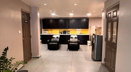 Ambari Salon image 3