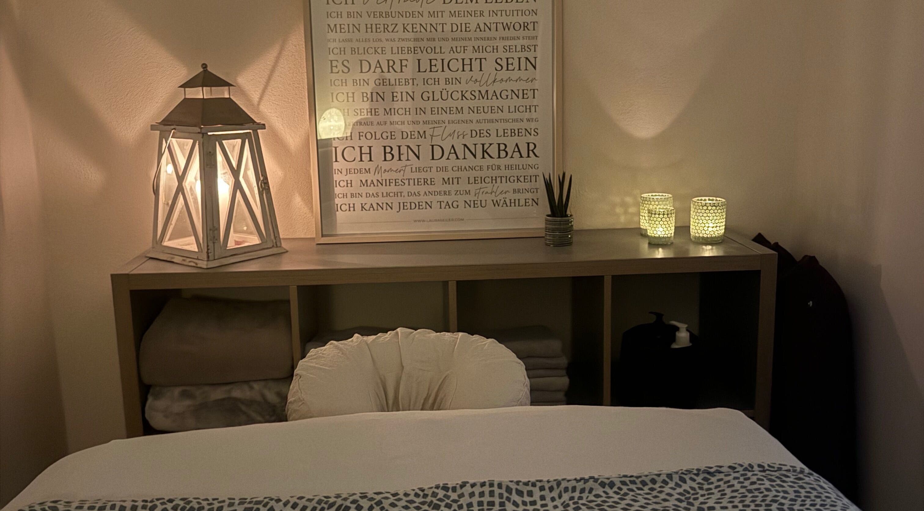 Entspannendes Ambiente bei Lisi de Fijter - ETTELBRUCK in Ettelbruck, Diekirch, LU mit Kerzenlicht und Ruhebereich.