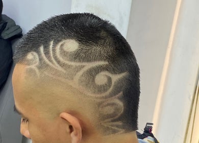Diseño de corte de cabello elaborado en Johan Machine Barber Shop en Bogotá, D.C., Bogotá, D.C., CO.