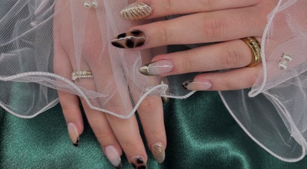 Crystal Vision Nails and Fashion
