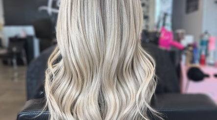 Slayed by Shy изображение 2