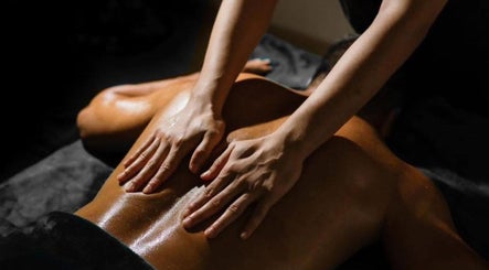 THAI MASSAGE BY WOODY