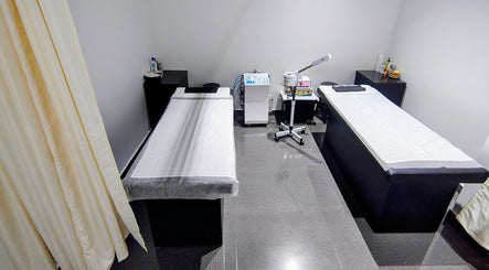 HANNAH VOGUE UNISEX SALON imej 2