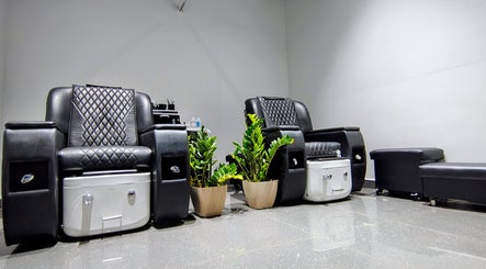 HANNAH VOGUE UNISEX SALON imej 3