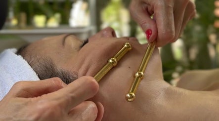 Imagen 2 de ReBloom Face Massage