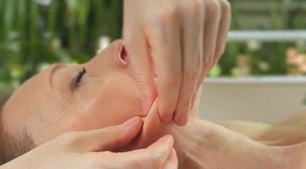 Imagen 3 de ReBloom Face Massage