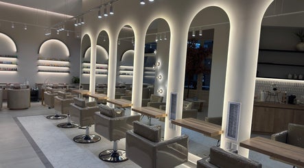 Interior moderno de Cloud Nine - Beauty Salon & Spa en Guatemala City, Guatemala Department, GT.