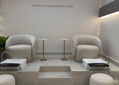 Área de pedicura elegante en Cloud Nine - Beauty Salon & Spa, Guatemala City, Guatemala Department, GT.