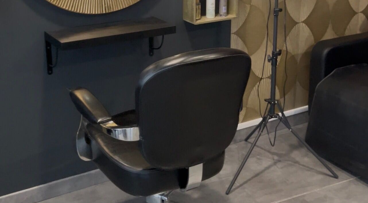 Fauteuil stylisé chez L'Art D'Enora, Chaumes-en-retz, Pays De La Loire, FR.