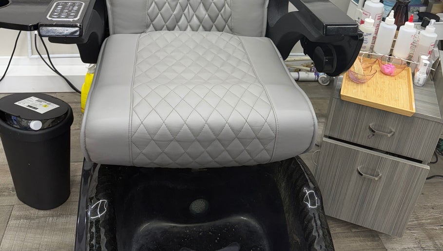 Luxurious pedicure chair at Yocarys hair & latin, Gibsonton, Florida, US captures modern salon elegance.