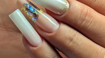 Crismary Beauty Salón Nails & Boutique