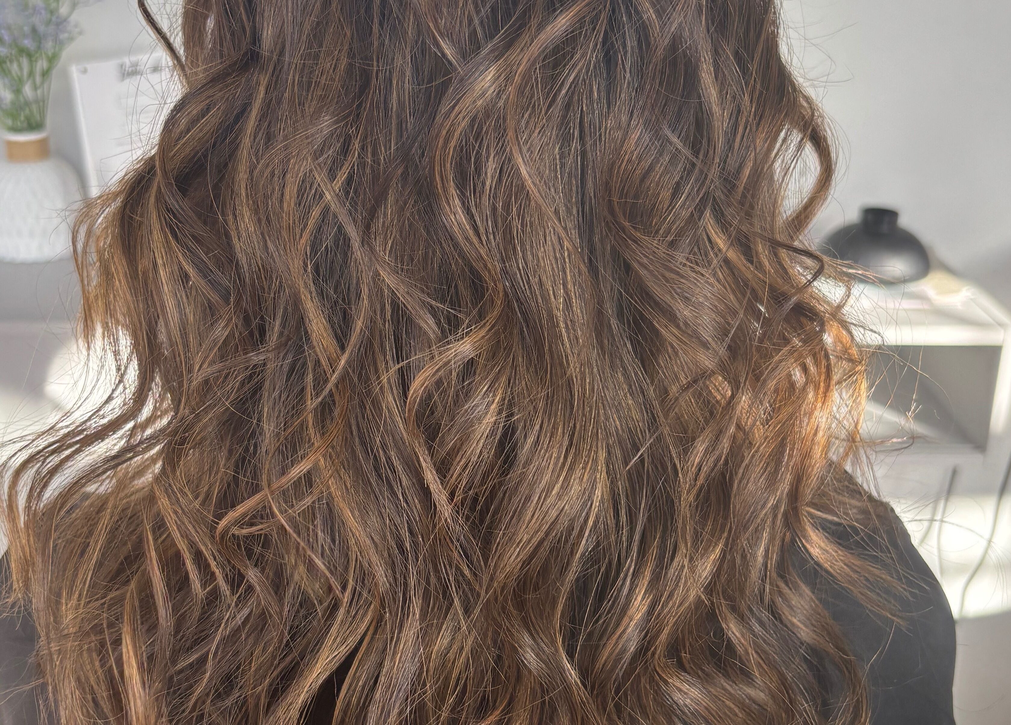 Cabello con rizos brillantes en Mima-T, Tarancón, Castilla-la Mancha, ES