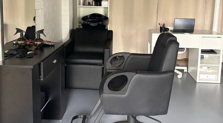 rhona stye&cut men&women