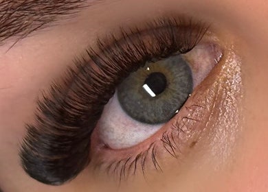 Close-up of luxurious eyelash extension at Kailey’s Beauty Room, Lowestoft, England, GB.