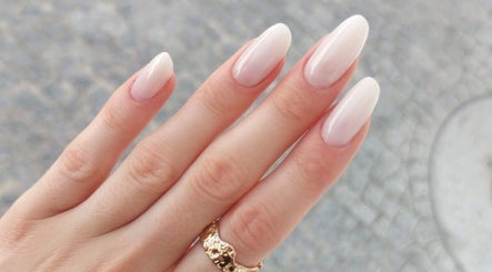 Unhas elegantes com manicure impecável no local By Pamela Roberta, Vila Nova De Gaia, Porto, PT.