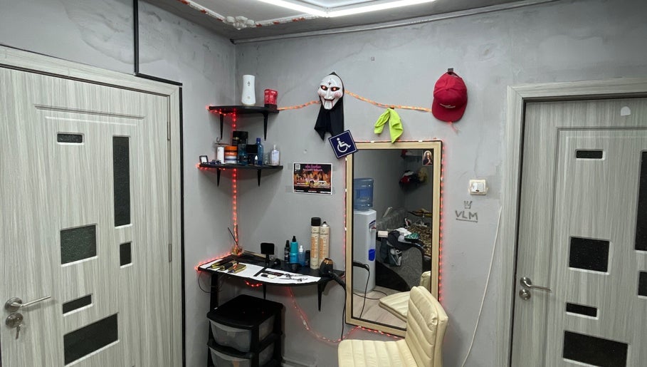 VLM Barber image 1