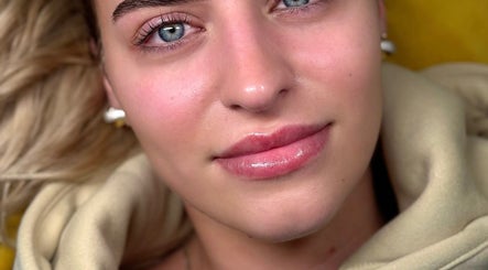 Lashes & Brows London image 2