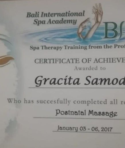 Certificate from Aromagrace Health Beauty Care in Hong Kong Island, HK showcasing spa training achievement.