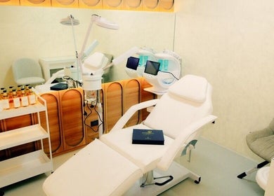 Tranquil treatment room at Gstudio Beauty Clinic in Quezon City, Metro Manila, PH featuring a comfortable chair.