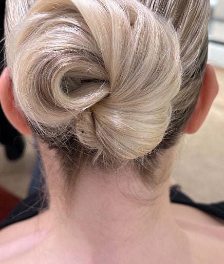 Antonio hairstyle image 2