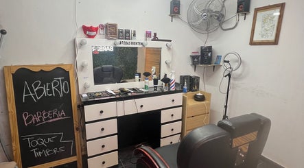Ronin Barberia图像2