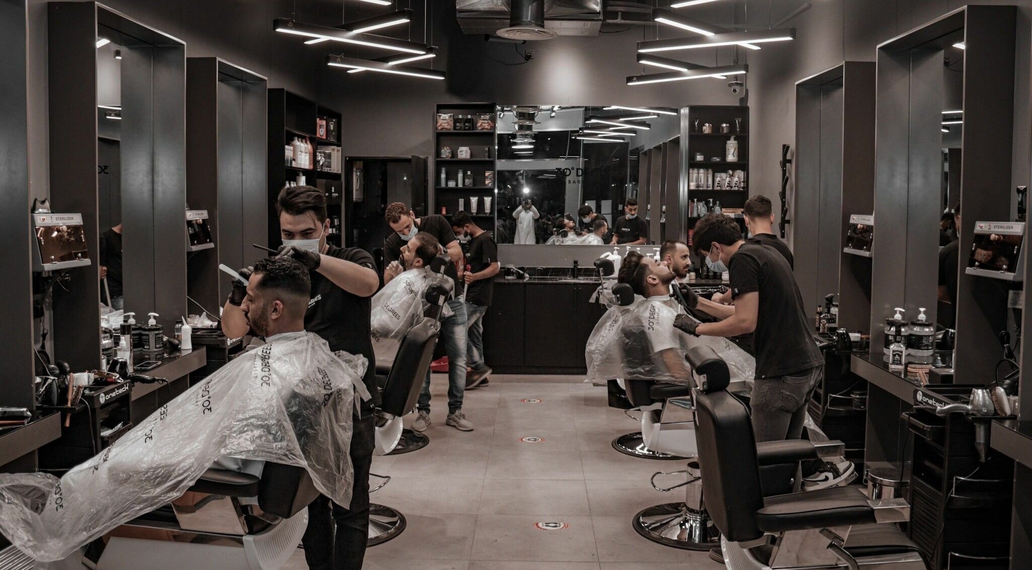 Modern interior of Al Hamra | 30 Degrees Barbershop in Riyadh, Riyadh Province, SA, showcasing stylish grooming.