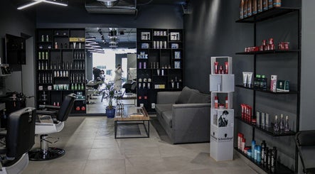 Al Hamra | 30 Degrees Barbershopの画像：2