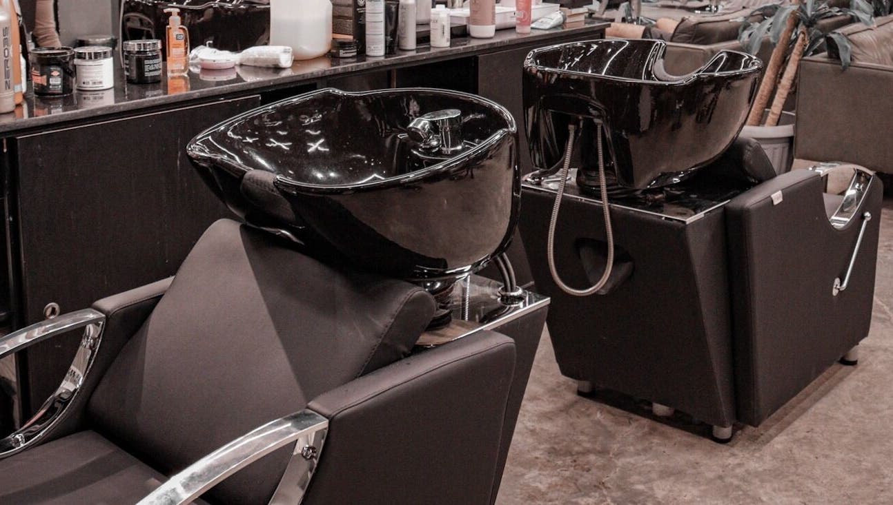 Luxurious salon wash station at AlWaha 30 Degrees, Riyadh, منطقة الرياض, SA offers premium hair care.