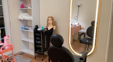 Her Hair House