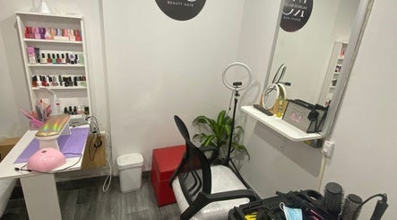 KC Salón de belleza, bilde 2