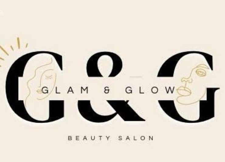 Logo de GLAM & GLOW, salón de belleza en Solidaridad, MX, destacando elegancia y estilo.