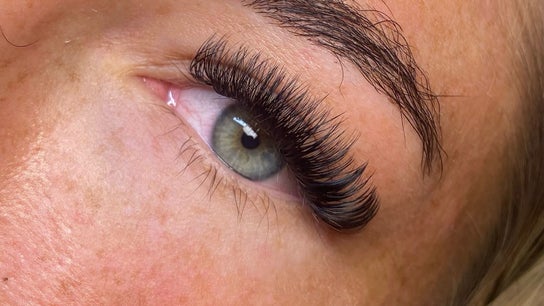 CM Lash & Beauty