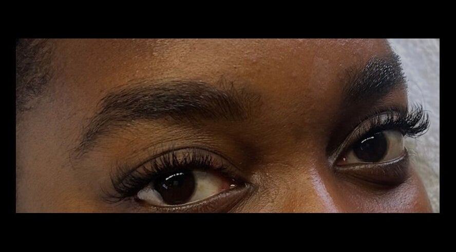 Closeup of expertly applied lashes at D’Luxe Lash Studio, Spanish Town, St. Catherine Parish, JM.