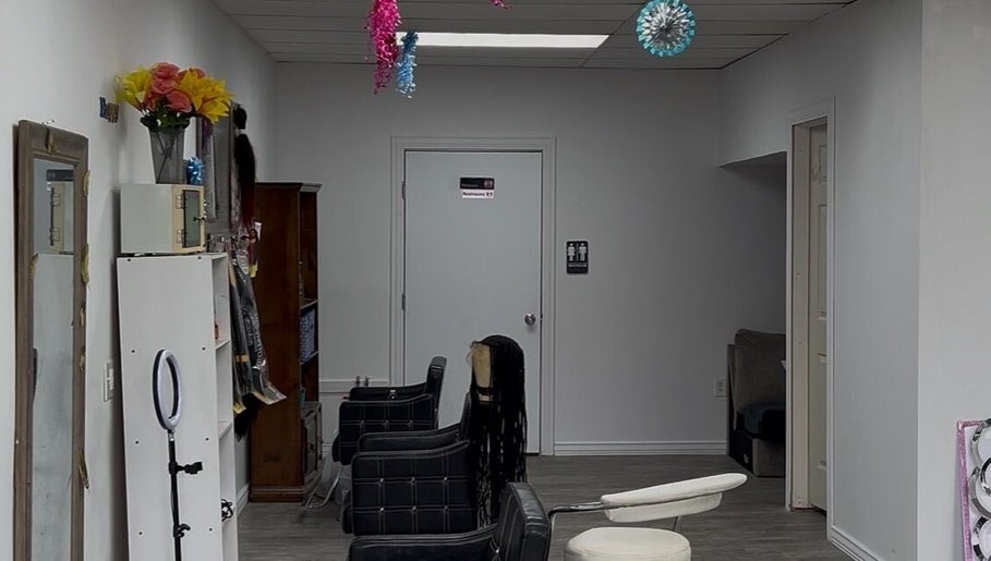 Michelle Mado Hair Braiding Salon image 1