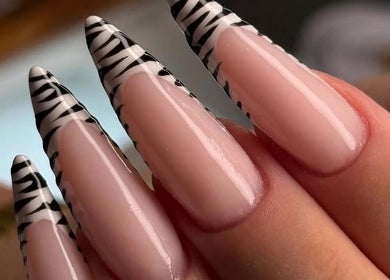 Stylish zebra nail design at Nails Džo in Novi Sad, Vojvodina, RS.