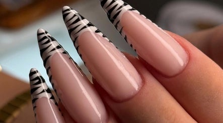 Stylish zebra nail design at Nails Džo in Novi Sad, Vojvodina, RS.