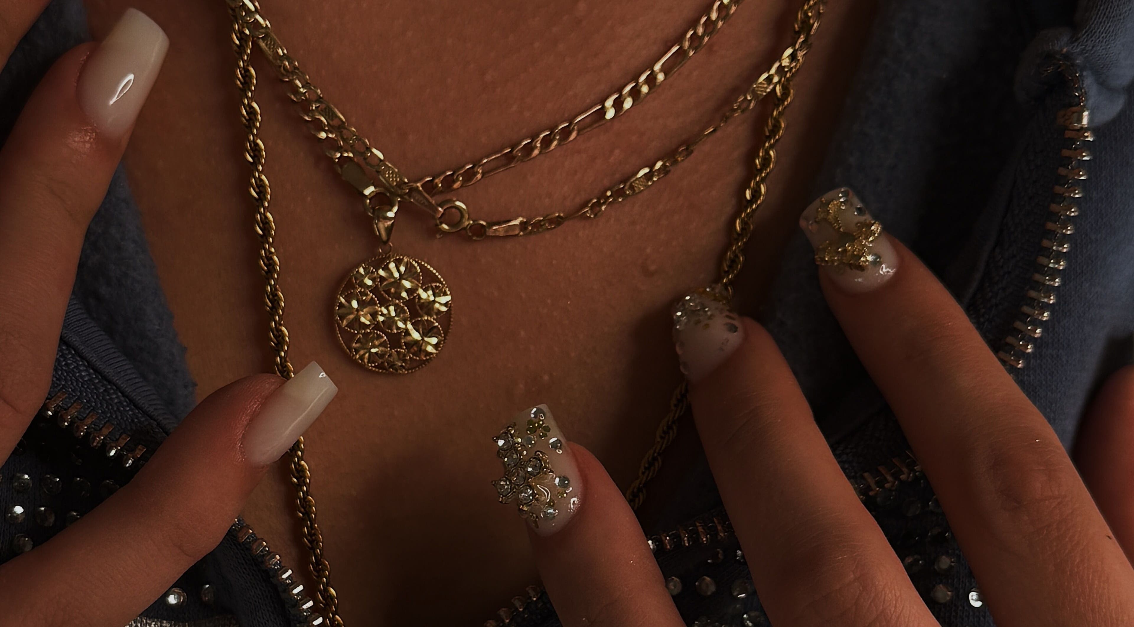 Elegant nail art with jewelry detail at Nails Džo, Novi Sad, Vojvodina, RS.