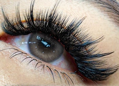 Close-up of expertly applied eyelash extensions at Silklash Nbrow in Costa Mesa, California, US.