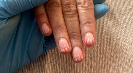 Bee.Luxe Nails Bild 3