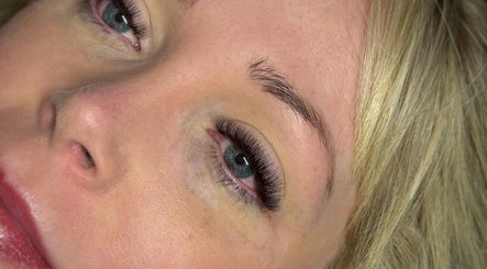 Close-up of styled eyelashes at Fabulash, Barnsley, England, GB, showcasing expert beauty treatments.