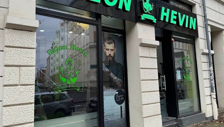 Salon Hevin image 1