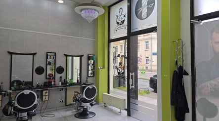 Salon Hevin image 3