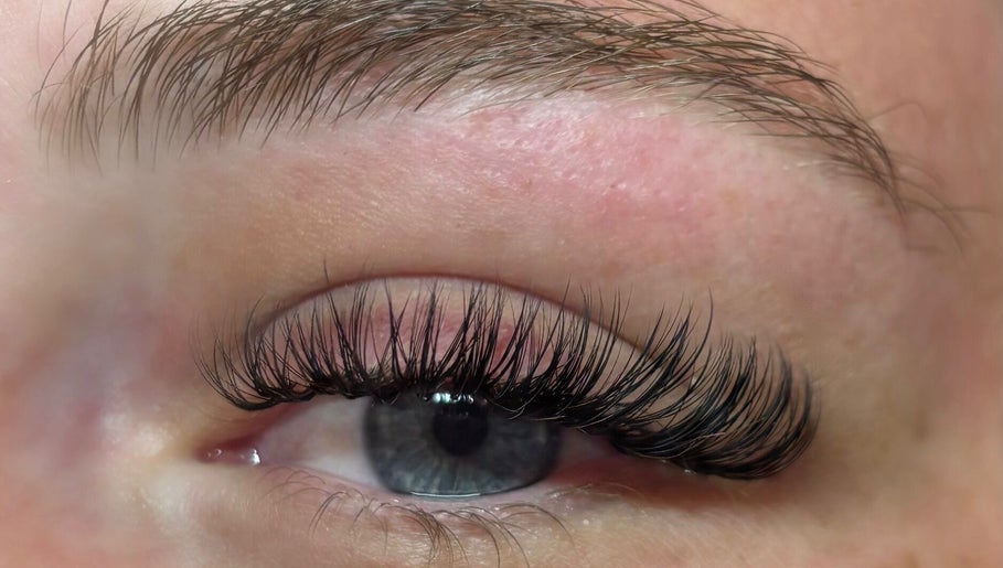 Immagine 1, Claud Lashes