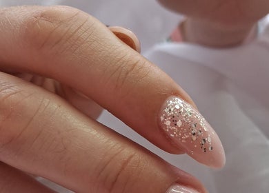 Manucure à paillettes chez Effect Nail, Senonches, Centre-val De Loire, FR.