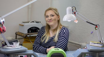 Golden Fish Salon image 2