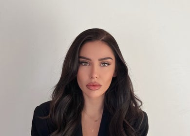 Professional woman at Viktoria Veleva PhiBrows, Sofia, Sofia City Province, BG, showcasing beauty and elegance.