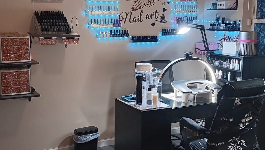 Manicure & Pedicure DisNails图像1